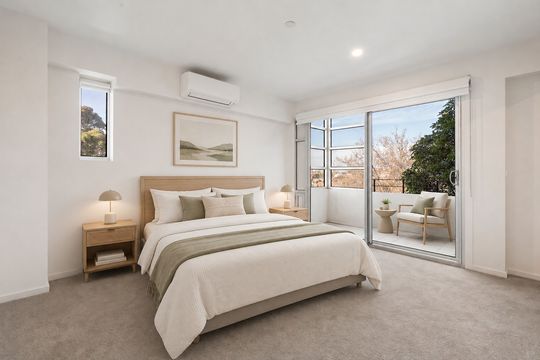 Spacious third-floor apartment with city views