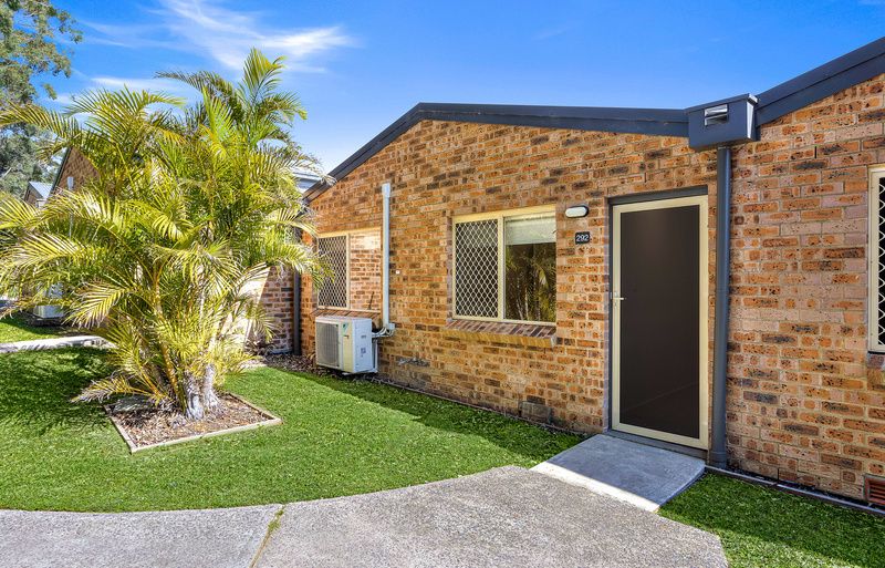 Bright, Private Villa with Study and Sunny Balcony