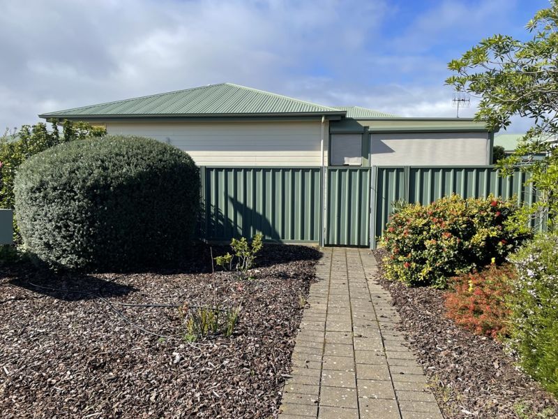 Great Location in lovely Community