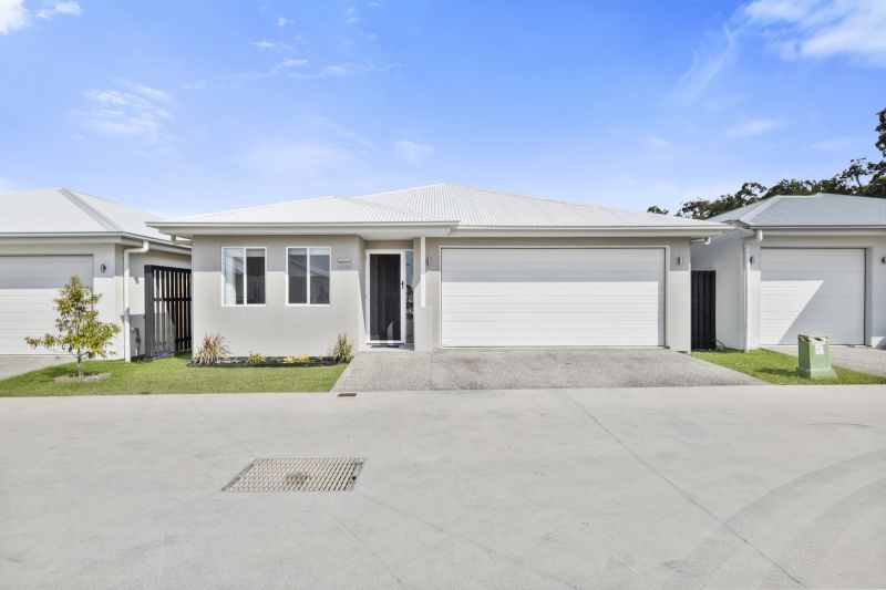 Tranquil Living, Spacious Backyard