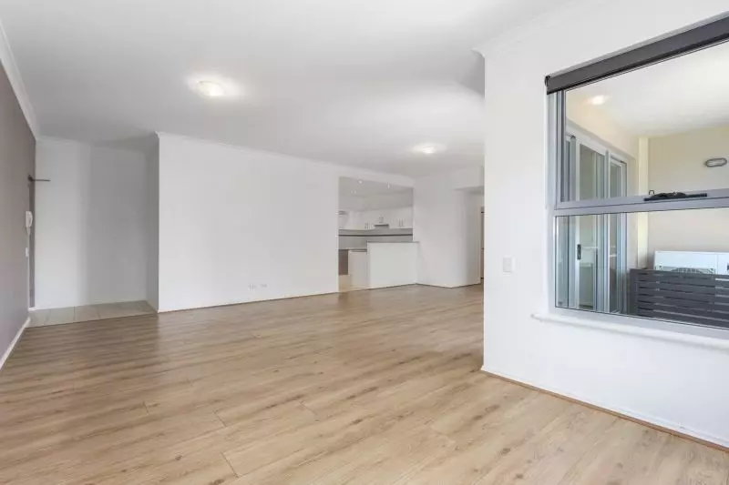 Stunning Views, Central Living!