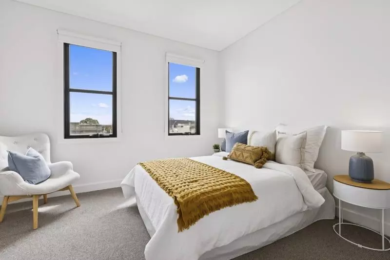 Stylish, Sunlit Malvern Apartment