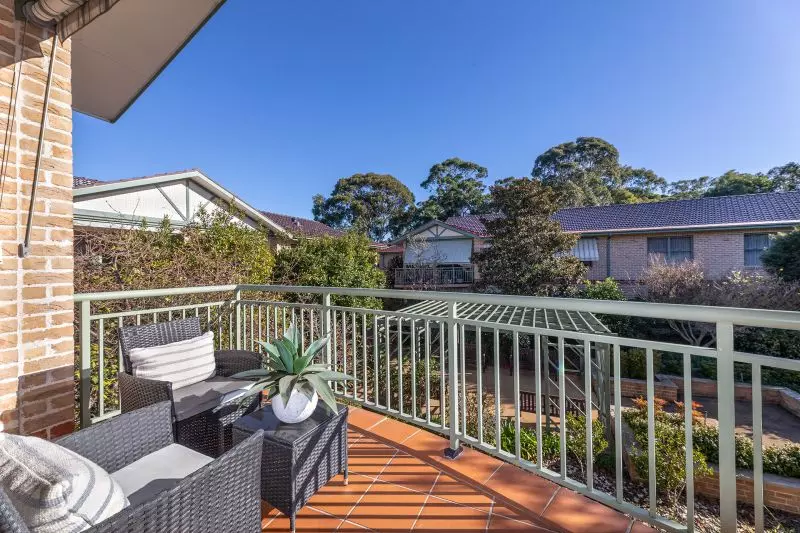 Picture perfect outlook and spacious proportions for relaxed retirement  living.