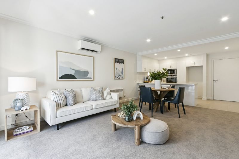 Beautiful & bright newly refurbished 2 bed apartment