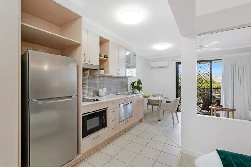 North-facing ground floor studio apartment with ocean view