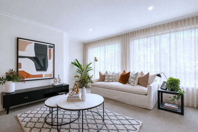 Large two-bedroom apartment on the third floor