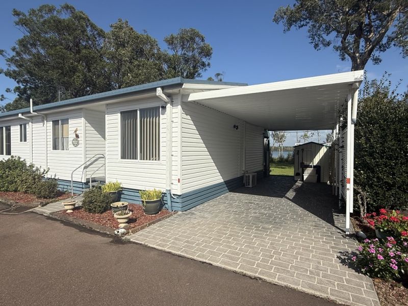 Rare Waterfront Oppourtunity