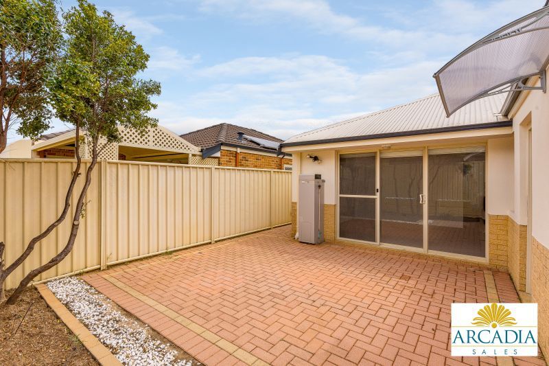 ARCADIA WATERS MADDINGTON - 2 Bedrooms and Stone Bench Tops