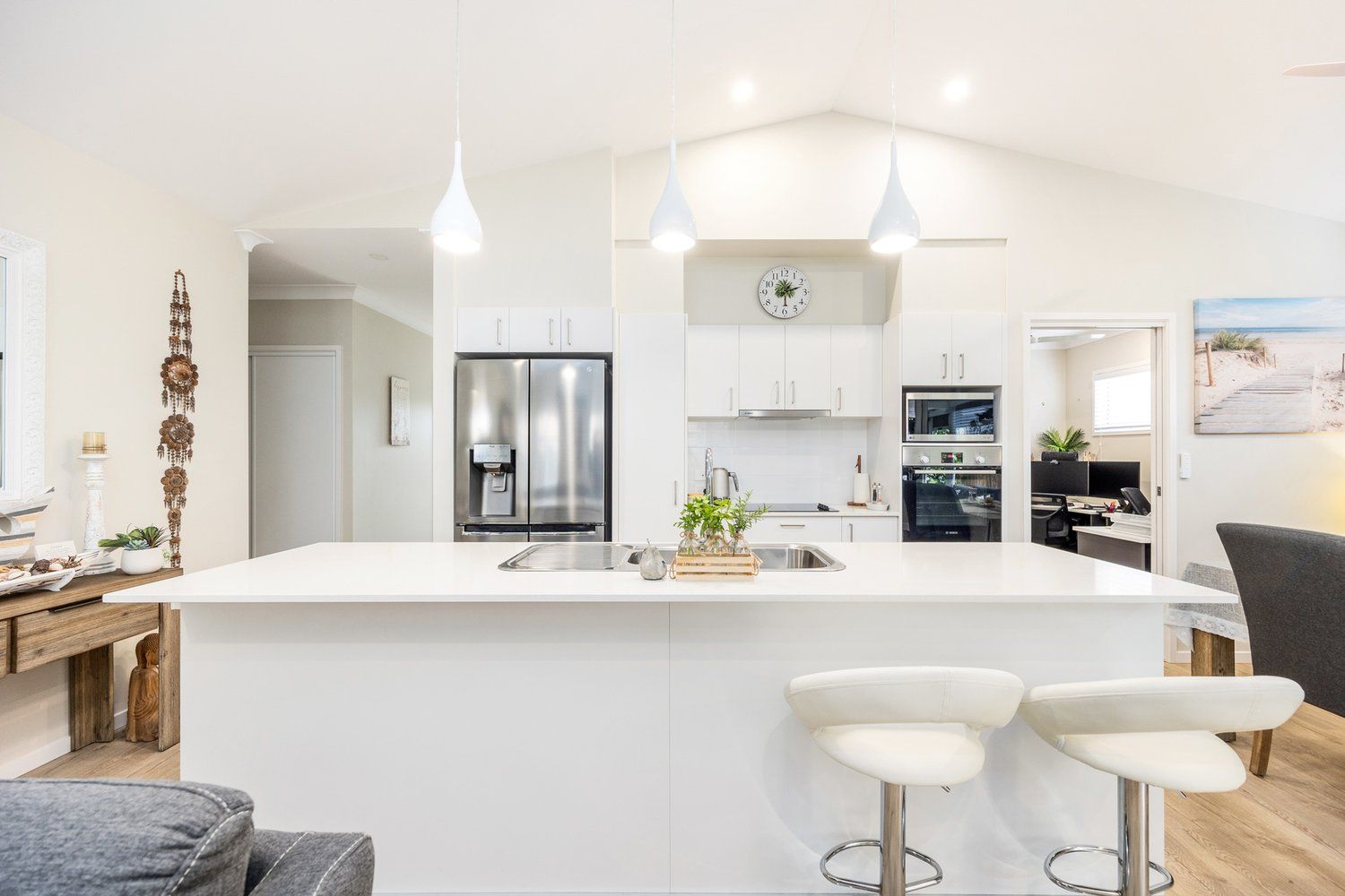 Stylish Corner Home – Extended Private Alfresco