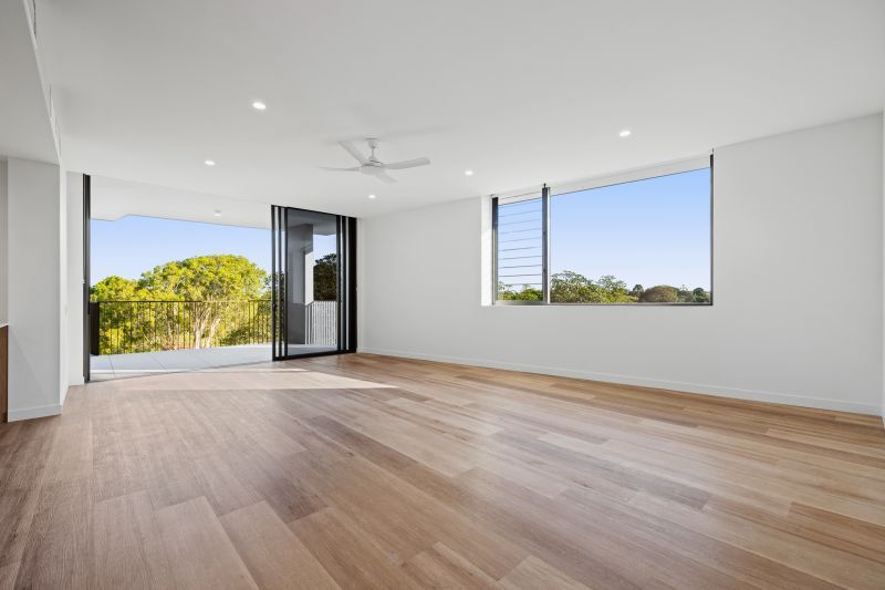 Last Remaining 3 Bedroom + Study Apartment with Uninterrupted Golf Course Views!