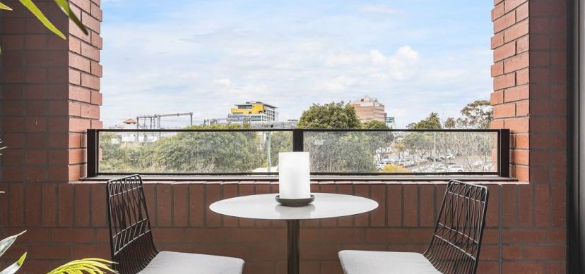 Redefine your everyday life at Caulfield Place - brand new, premium build-to-rent apartments in Caulfield, Melbourne.