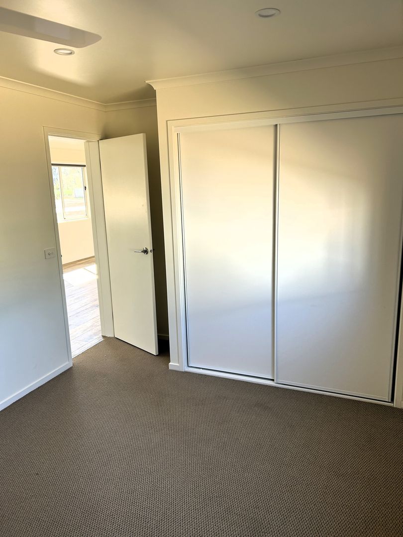 Nagambie Lifestyle Park - The Golden Whistler