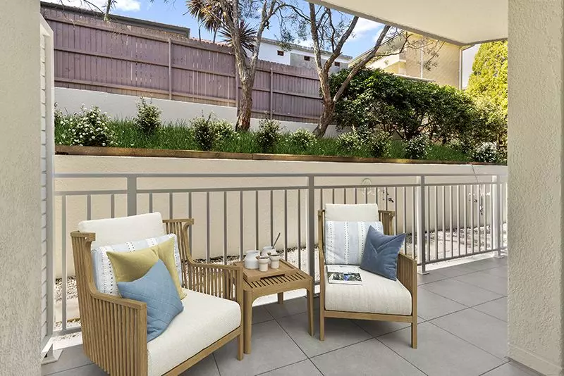 Beautifully refurbished one bedroom serviced apartment with sunny, private courtyard.