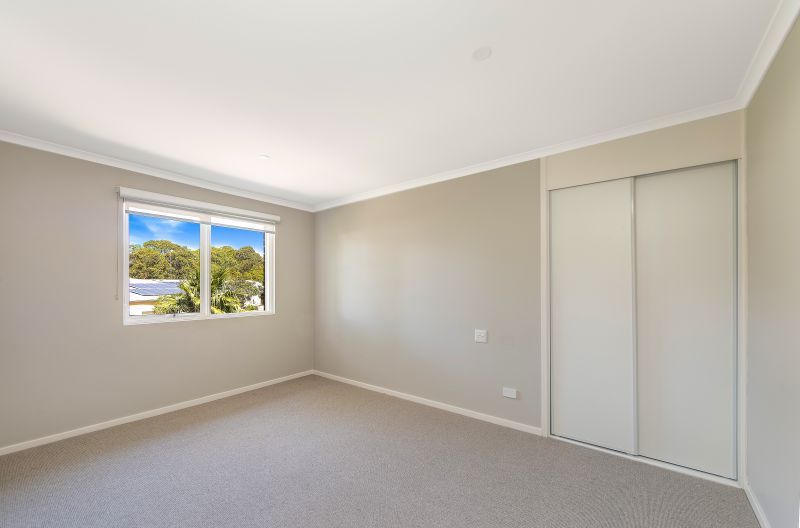 Upper Level Retreat - with Garage!