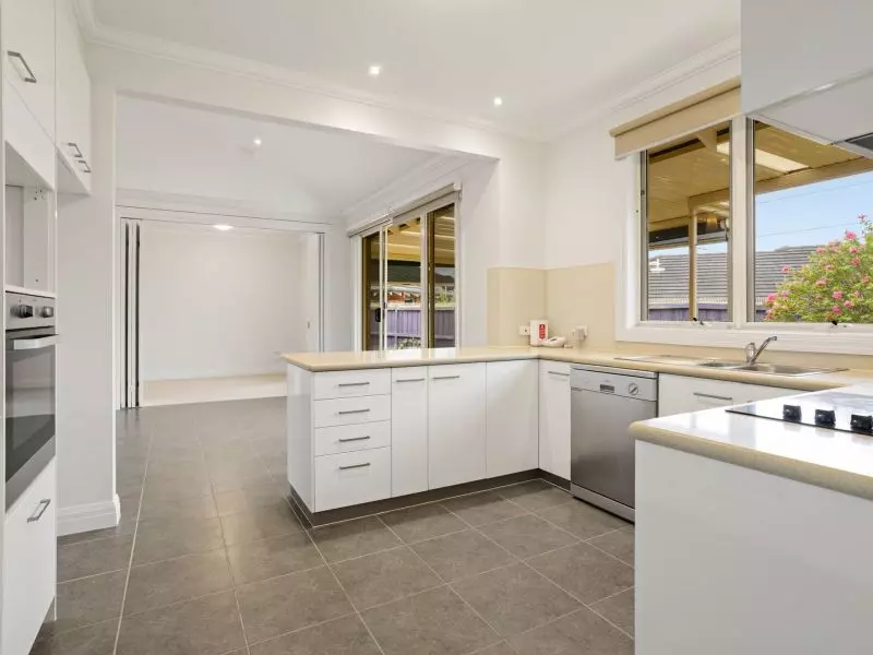 Refined Living with Seamless Outdoor Connection