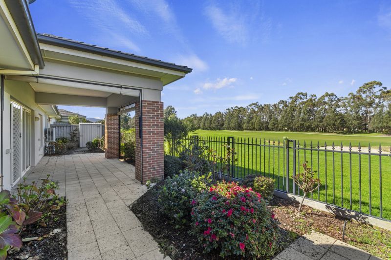Spacious Villa with Golf Course Views