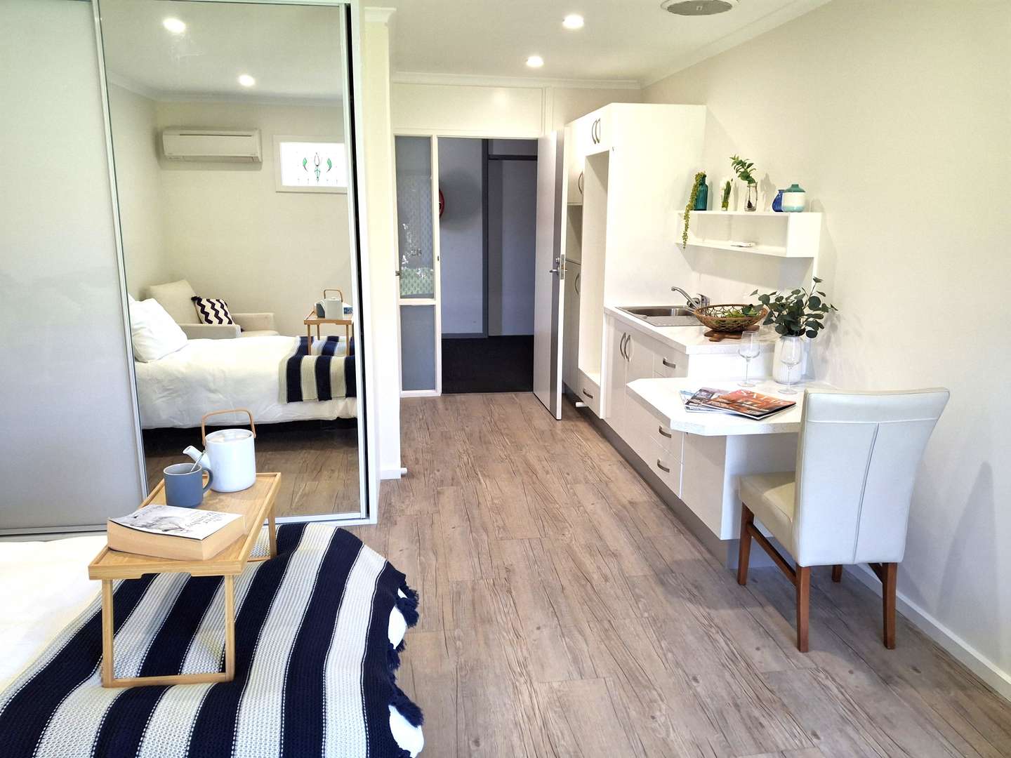 Deluxe Serviced Apartment