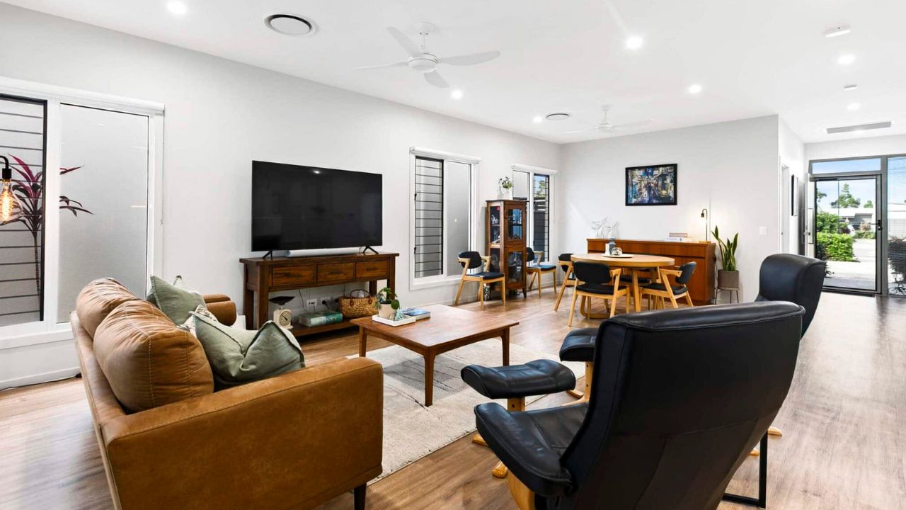 Home 171: Robson