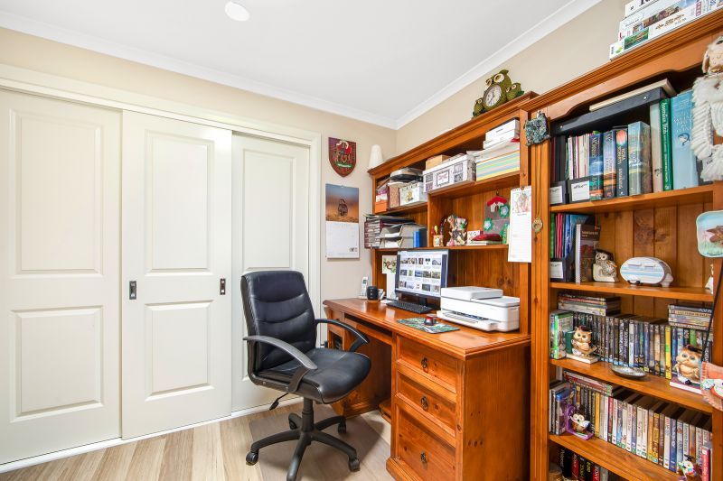 Tranquil Bush Reserve Setting – Peaceful Living in an Ideal Location