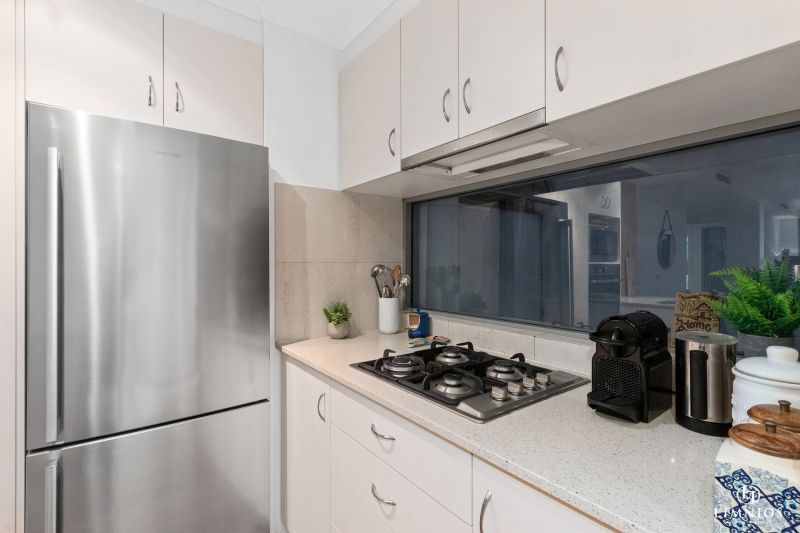 Oversize apartment with park views!