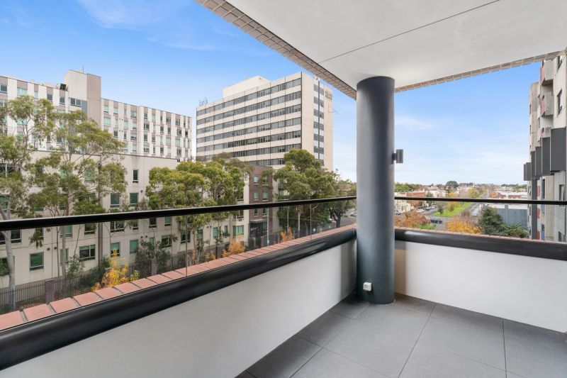 Sunny North Facing Two Bed Apartment - Deposit Taken