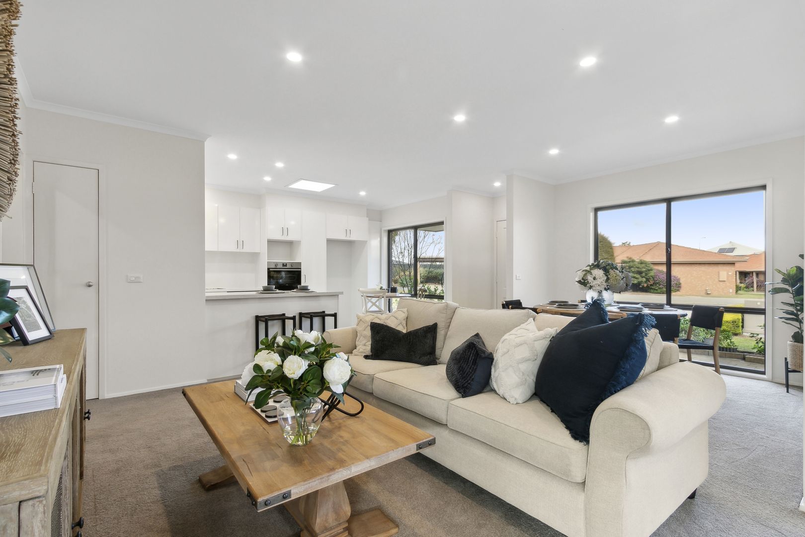 Newly refurbished 2-bed villa with open-plan kitchen