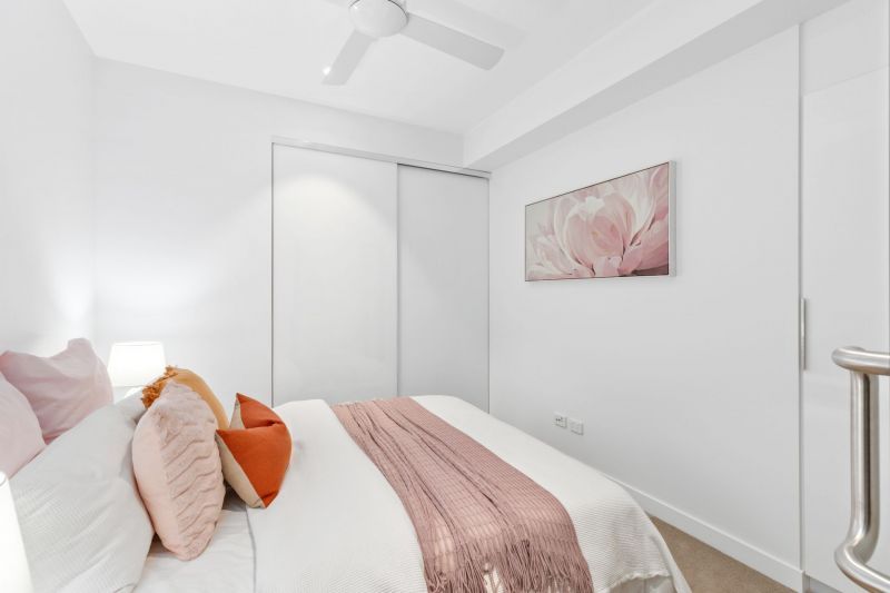 Spacious and bright two-bedroom apartment