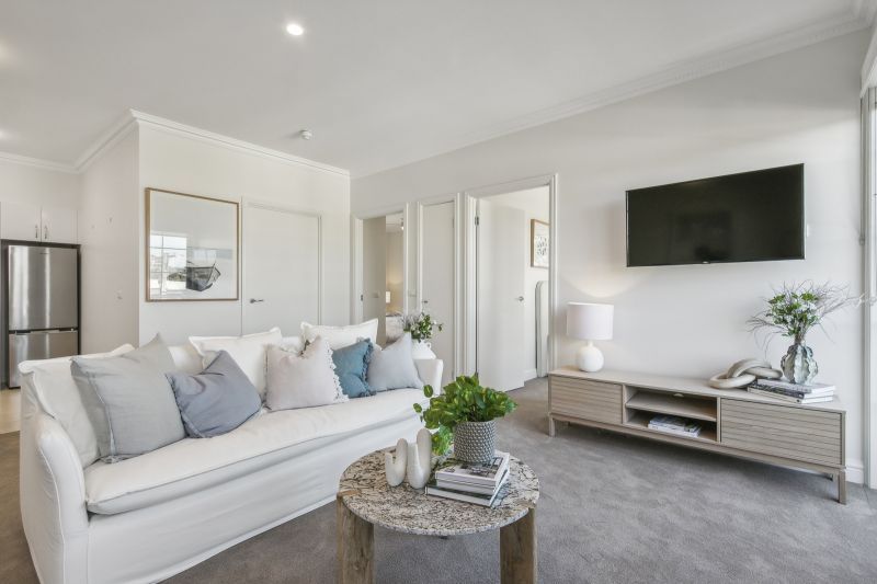 Spacious and bright two-bedroom apartment