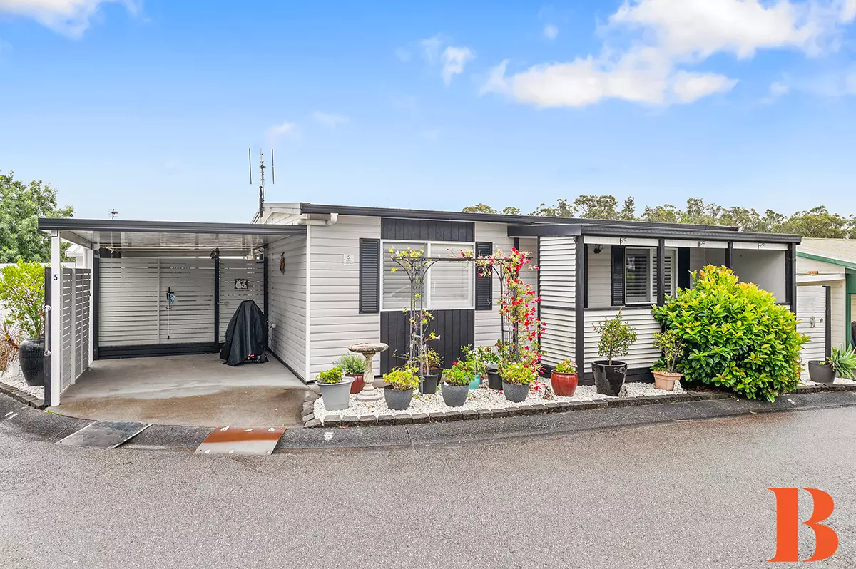 DEPOSIT TAKEN / UNDER CONTRACT - Perfect Presentation - Fabulous indoor/outdoor living room - convenient location