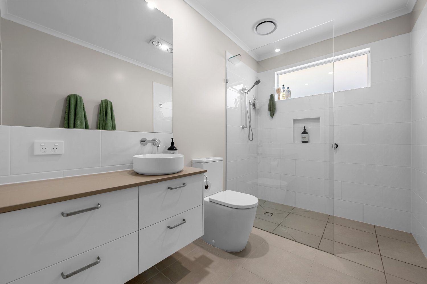 Elegant Home, Premium Extras