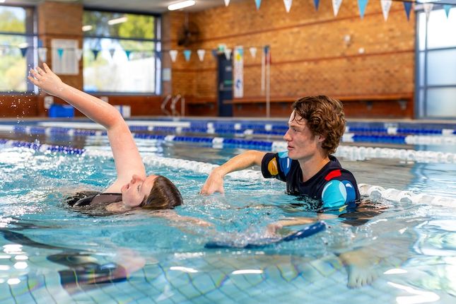 Kingswim Launches Expanded Adult Learn to Swim Program in Response to Rising Demand