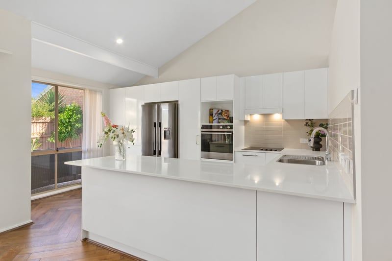 Stand-alone villa, premium upgrades, cathedral ceilings - ready now