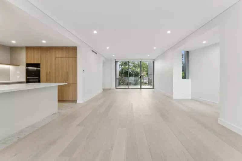 House-Like Proportions, Apartment Ease