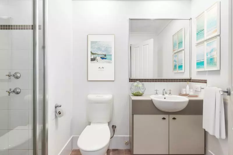 Stunning Views, Central Living!