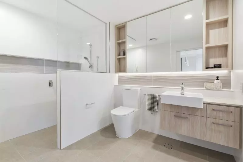 Stylish North-facing apartment with uninterrupted city views