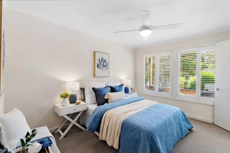 DEPOSIT TAKEN - Light & bright ground floor unit with rear courtyard and single garage