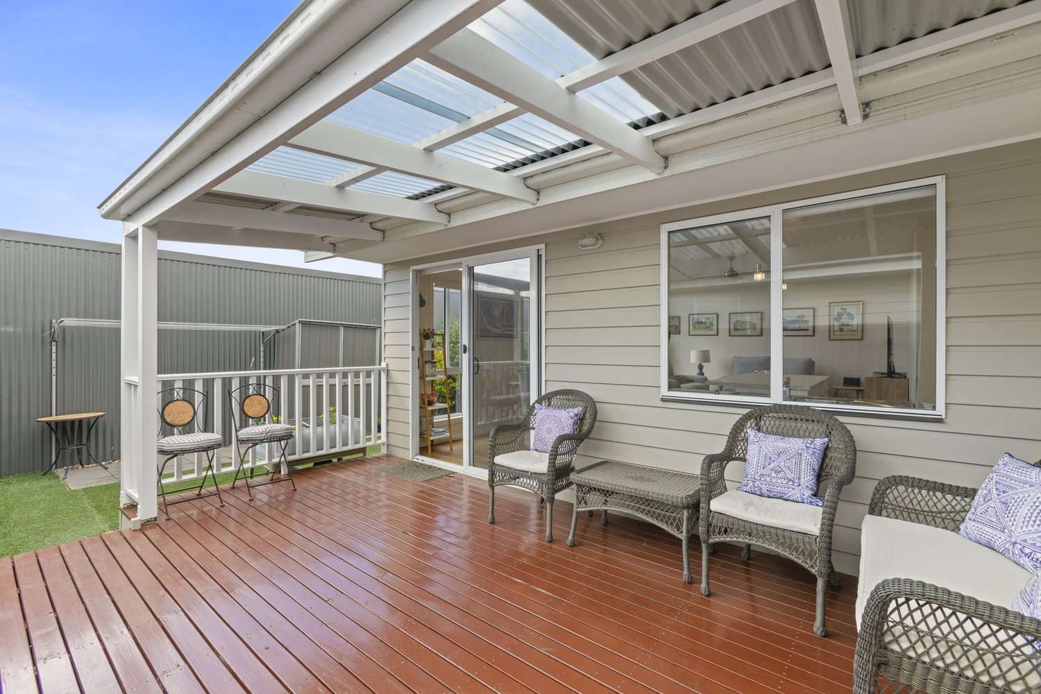 Spacious Modern Home with Entertainer’s Deck