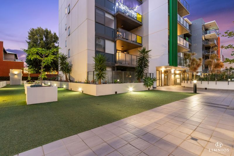 Resort Lifestyle On The City Fringe!