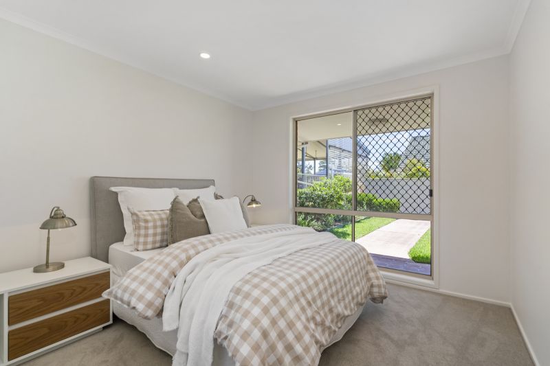 Bright desirable home!