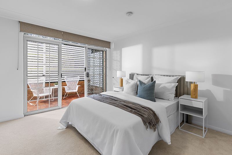 Beautifully renovated unit surrounded by lush gardens