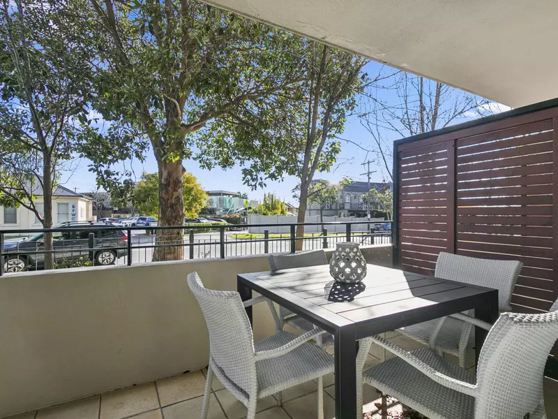 Terrace-Style Living with Sunlit Spaces in Brighton