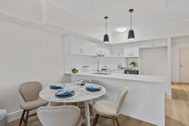 Two-bedroom two-bathroom apartment by the bay