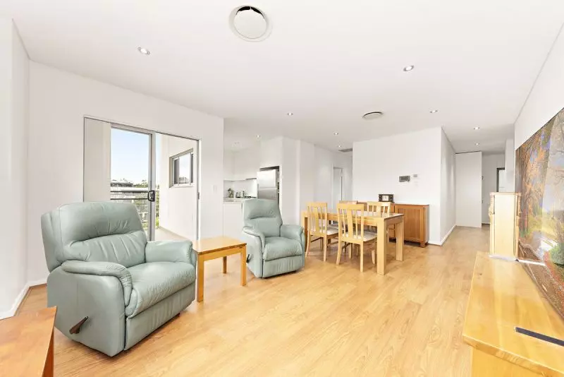 North and East Facing Premier Apartment with Study Nook and Roomy Foyer-like Entrance