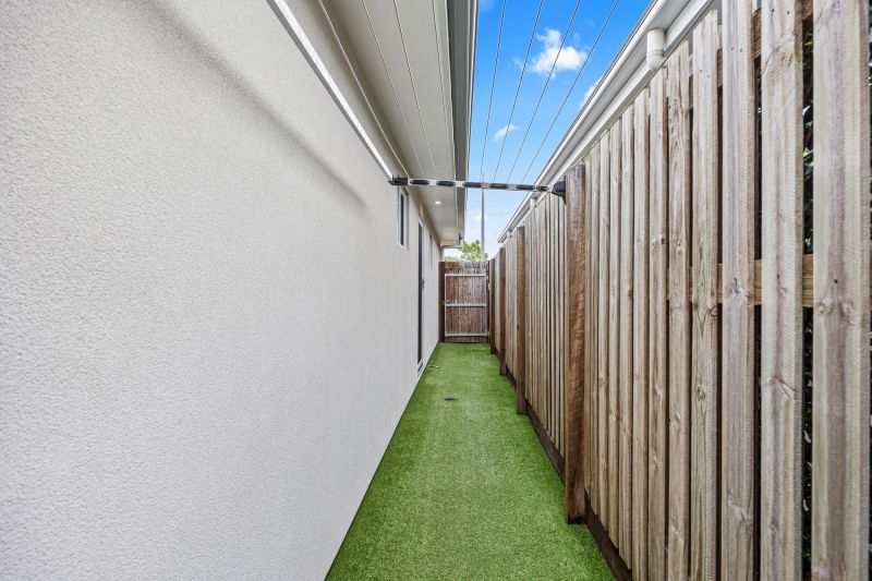 Stunning Tropical Hideaway!