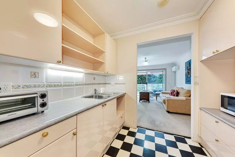 PREFERRED LOCATION, NORTH EASTERLY OUTLOOK