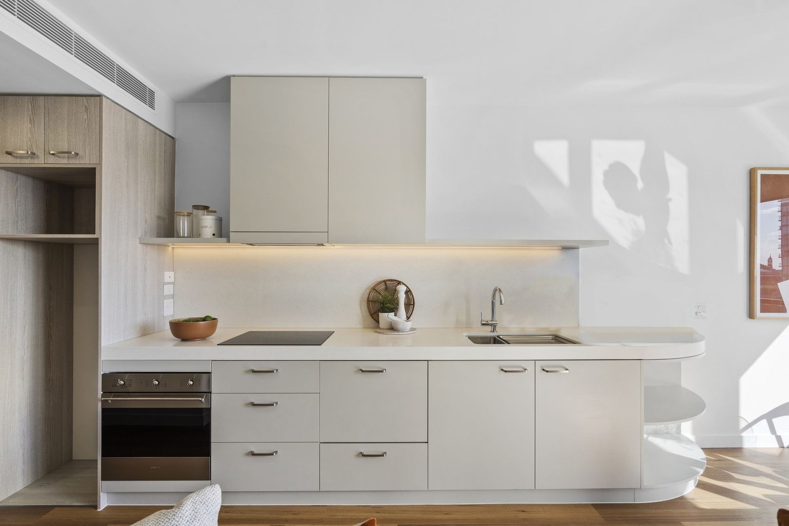 Seamless and light-filled one-bedroom apartment