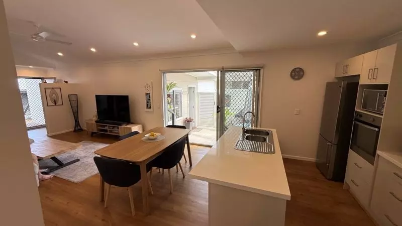 IMMACULATE OVER 50'S LIVING