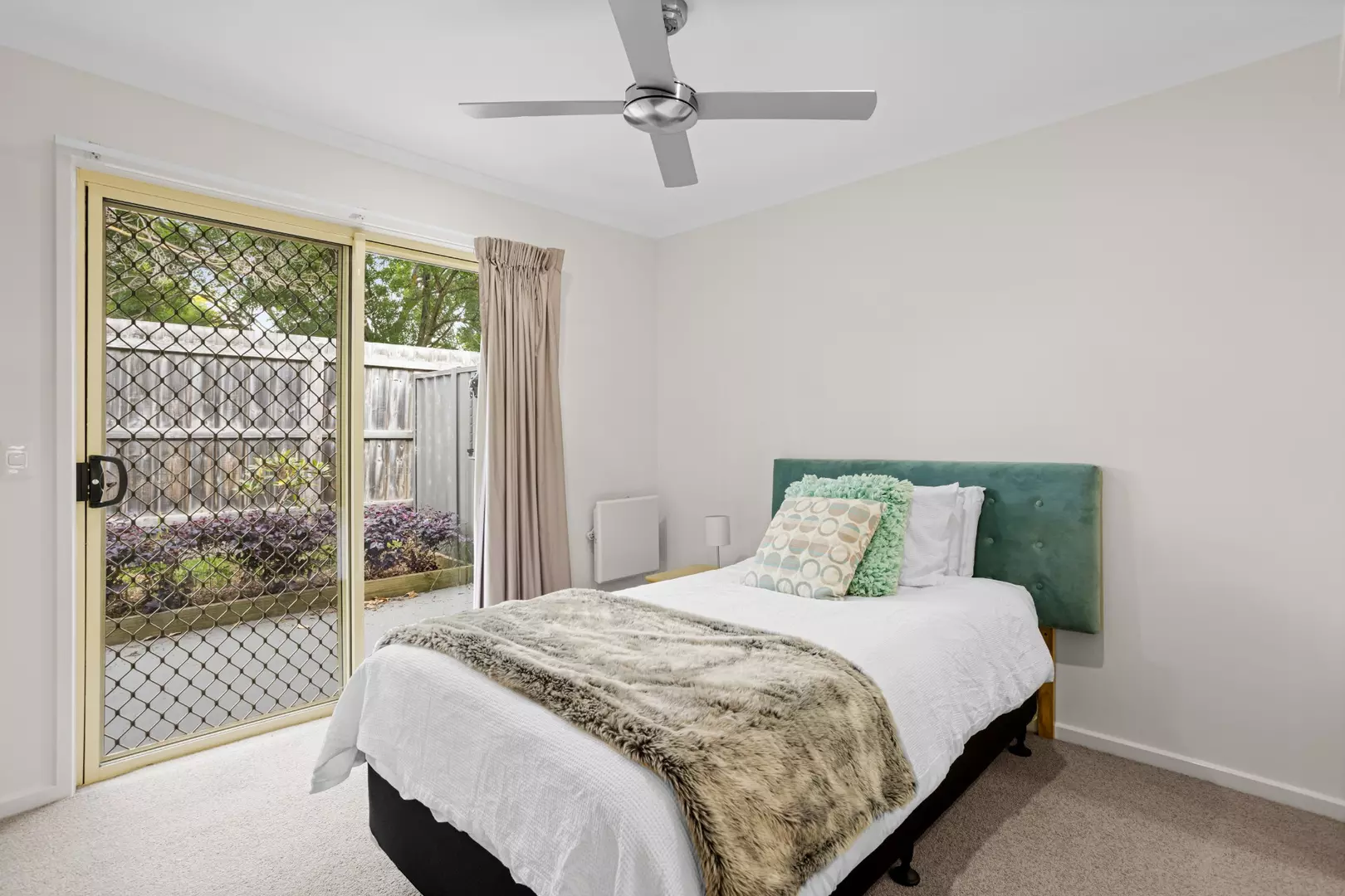 6/104 Country Club Drive Safety Beach, VIC 3936