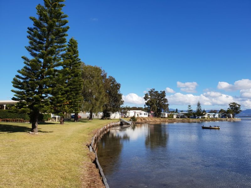 Jettys by the Lake - site 192c