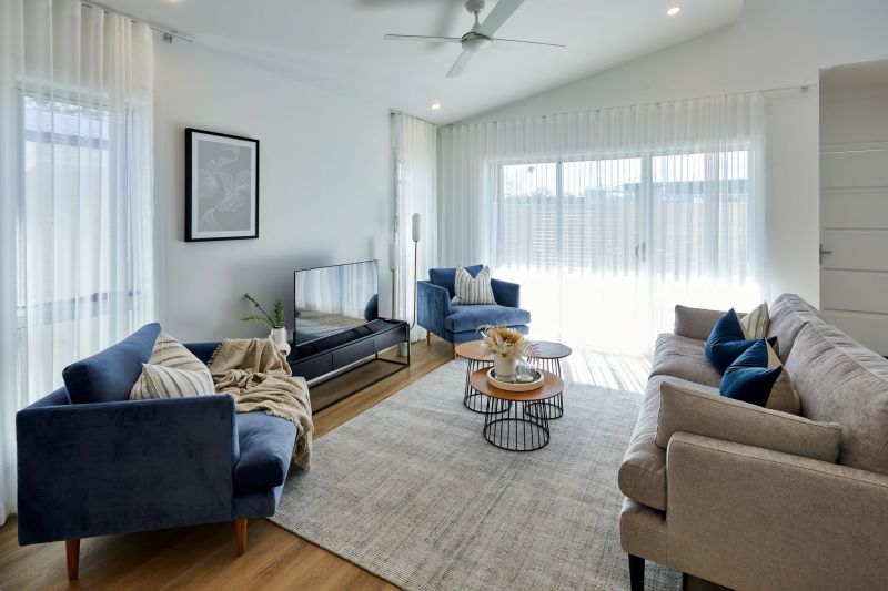 Open Plan, Perfect position, with many extras